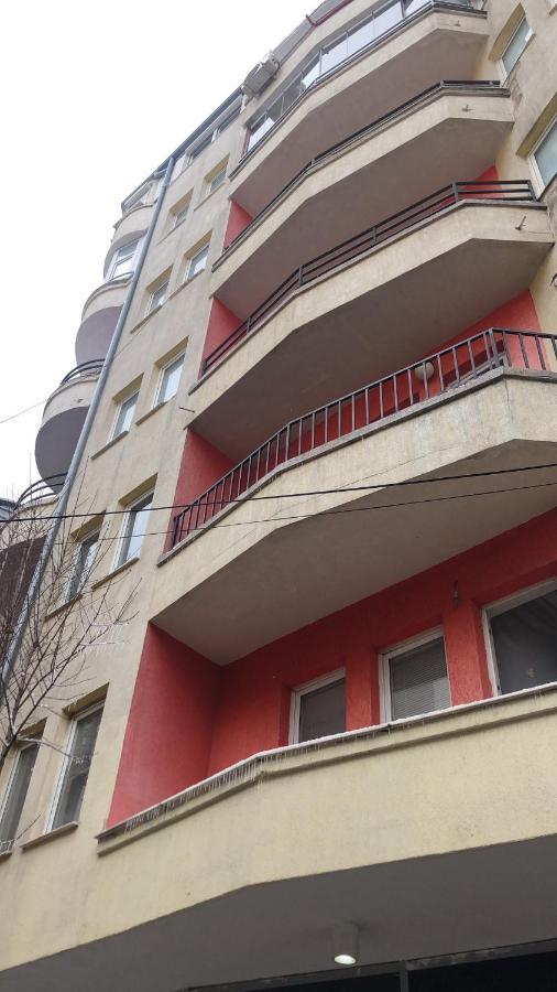Ora-Prn,Cosy Apartment In The City Center プリシュティナ エクステリア 写真