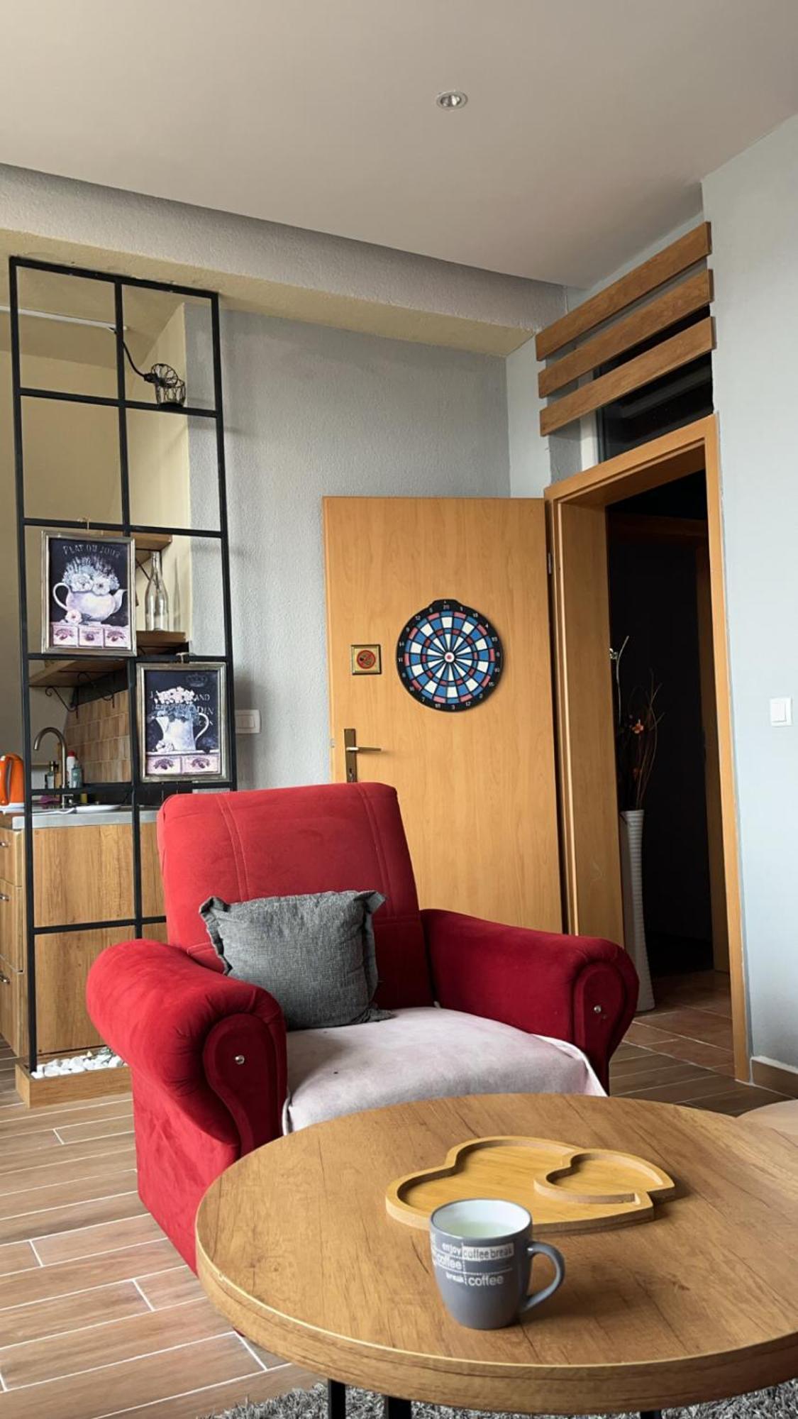 Ora-Prn,Cosy Apartment In The City Center プリシュティナ エクステリア 写真