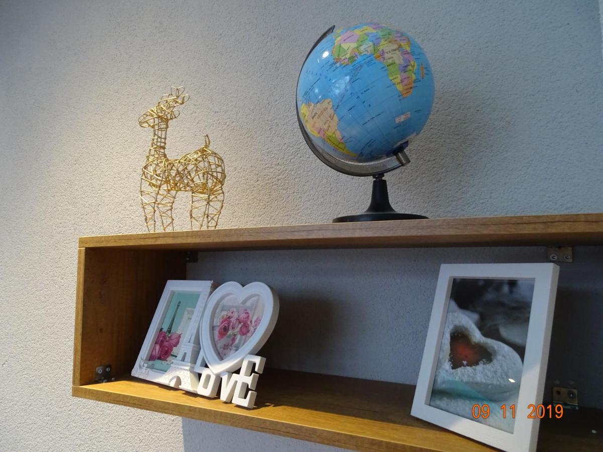 Ora-Prn,Cosy Apartment In The City Center プリシュティナ エクステリア 写真